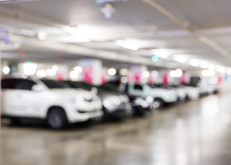 Payless center deals point